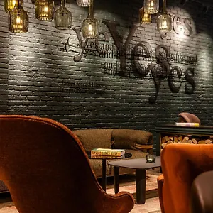 One 4*, Dublin Írország