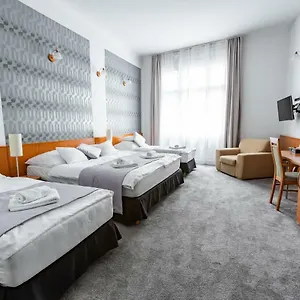 Heritage 3*, Budapest Magyarország